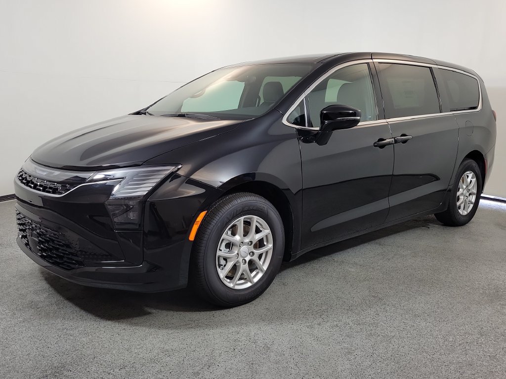 New 2027 Chrysler Pacifica Select FWD image 3