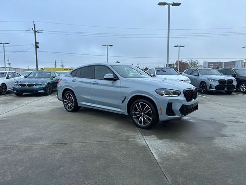 Used 2023 BMW X4 xDrive30i w/ M Sport Package image 3