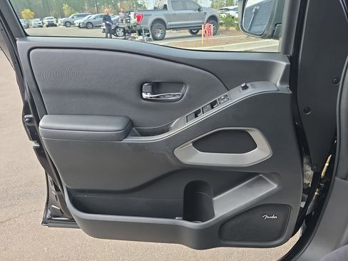 Used 2024 Nissan Frontier SV w/ SV Convenience Package image 29