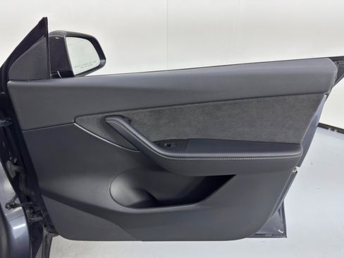 Used 2022 Tesla Model Y Performance image 45