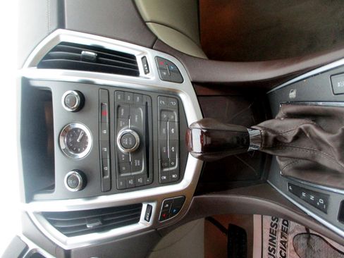 Used 2012 Cadillac SRX Luxury image 11