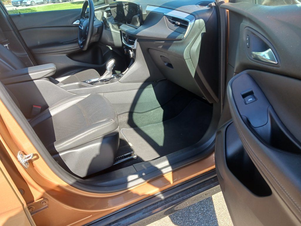 Used 2024 Buick Encore GX Sport Touring AWD/4WD image 10