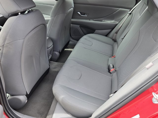 Used 2024 Hyundai Elantra SE FWD image 10