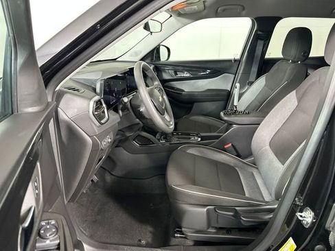 Used 2024 Chevrolet TrailBlazer LT image 11