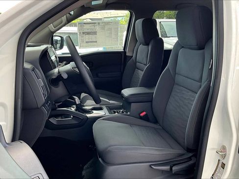 Used 2025 Nissan Frontier S RWD image 15