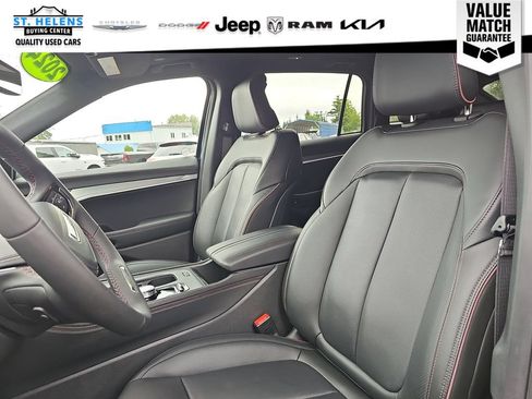 Used 2024 Jeep Wagoneer Launch Edition AWD/4WD image 13