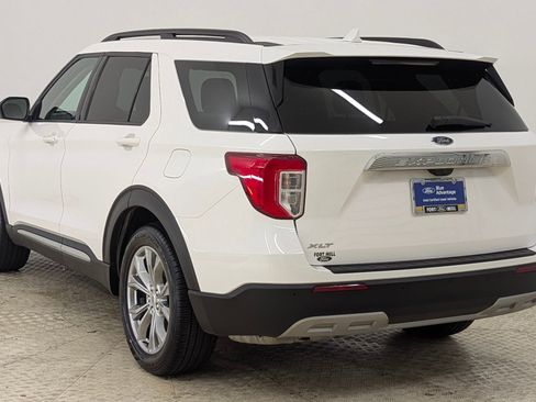 Certified 2022 Ford Explorer XLT w/ Equipment Group 202A image 3