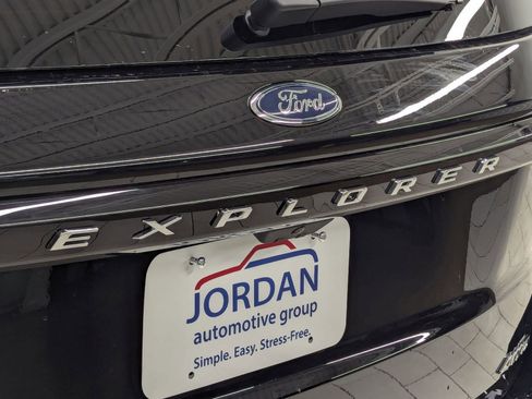 New 2026 Ford Explorer Active image 33