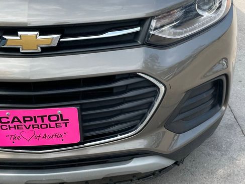 Used 2022 Chevrolet Trax LT w/ LT Convenience Package FWD image 7