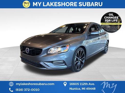 Used 2018 Volvo V60 T5 Dynamic w/ Vision Package image 3