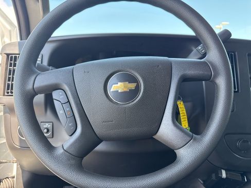 New 2025 Chevrolet Express 3500 Work Van w/ Power Convenience Package image 17
