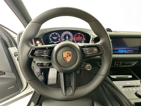 Certified 2026 Porsche Cayenne Coupe AWD/4WD image 20