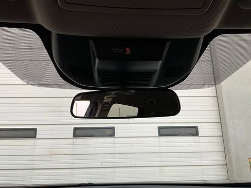 Used 2025 Nissan Rogue SV image 18