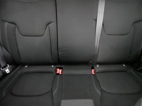 Used 2023 Jeep Renegade Altitude w/ Convenience Group I image 13