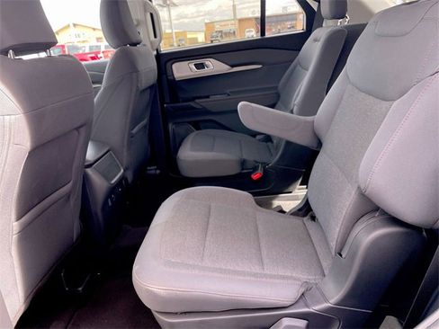 Used 2025 Ford Explorer Active image 22