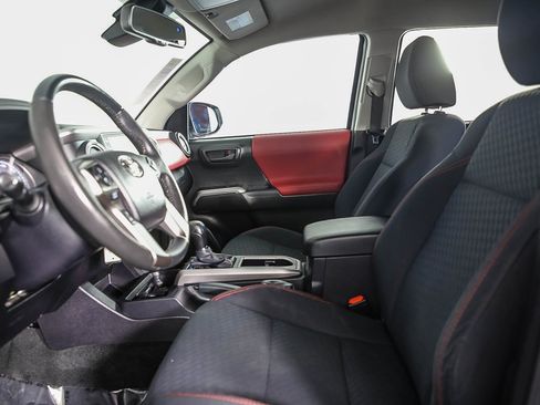 Used 2022 Toyota Tacoma SR5 image 17