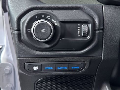 Used 2024 Jeep Wrangler High Altitude AWD/4WD image 32