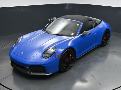 Used 2025 Porsche 911 Targa 4 GTS w/ Premium Package AWD/4WD image 16