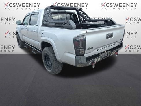 Used 2016 Toyota Tacoma SR5 w/ SR5 Appearance Package (SN) image 5