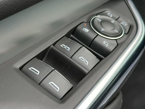 Used 2023 Cadillac XT4 Premium Luxury image 15