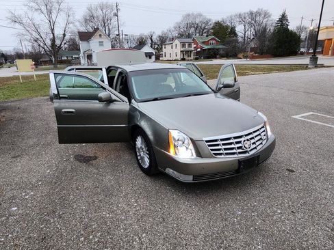 Used 2011 Cadillac DTS Luxury image 12