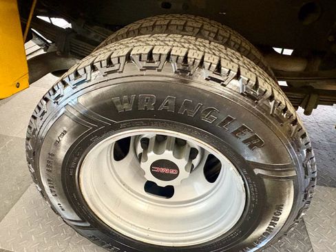 Used 2001 GMC Sierra 3500 SL RWD image 10