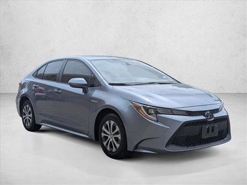 Used 2020 Toyota Corolla LE FWD image 3