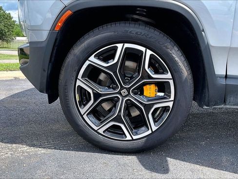 Used 2024 Rivian R1S Adventure AWD/4WD image 2
