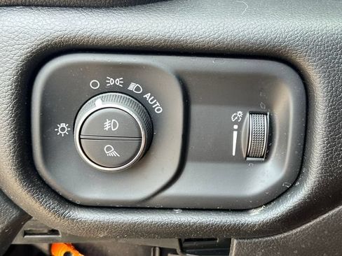 Used 2025 RAM 2500 Big Horn AWD/4WD image 18