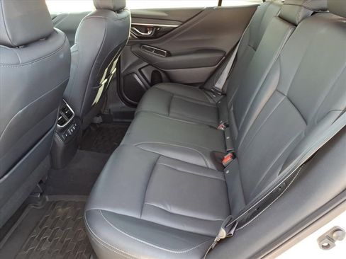 Used 2022 Subaru Outback Limited image 12