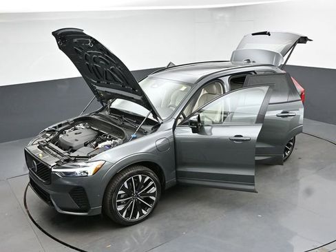 New 2026 Volvo XC60 T8 Ultra w/ Protection Package Premier AWD/4WD image 54