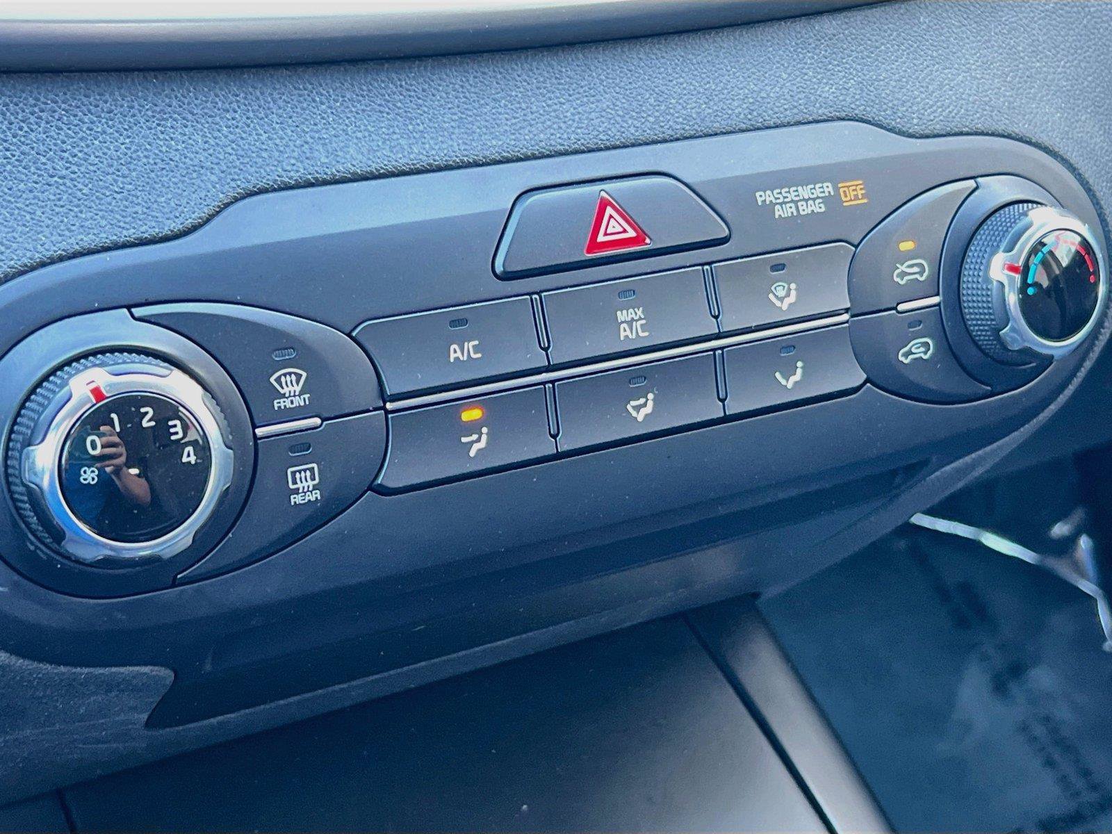 Used 2016 Kia Sorento FWD image 9
