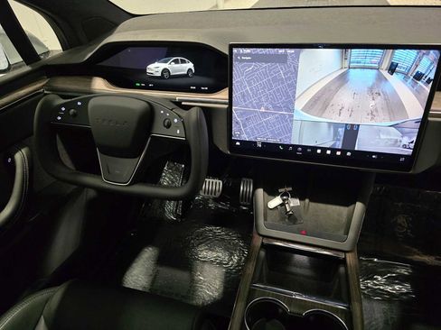 Used 2023 Tesla Model X image 10