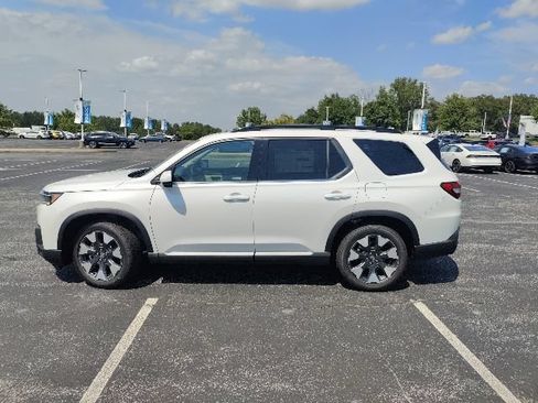 New 2026 Honda Pilot Elite image 2