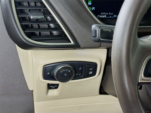 Used 2020 Lincoln Nautilus Reserve w/ Equipment Group 201A image 10