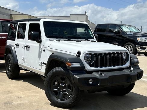 Used 2026 Jeep Wrangler Unlimited Sport AWD/4WD image 2