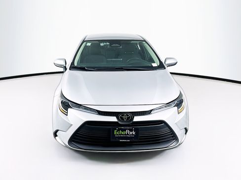 Used 2024 Toyota Corolla LE image 2
