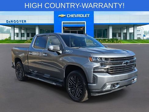 Used 2020 Chevrolet Silverado 1500 High Country w/ Technology Package image 3