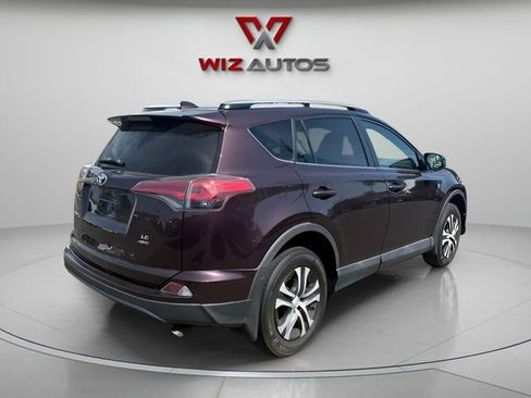 Used 2017 Toyota RAV4 LE AWD/4WD image 5