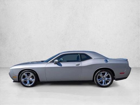 Used 2013 Dodge Challenger R/T w/ Sound Group II RWD image 9