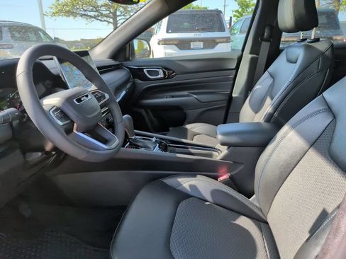New 2026 Jeep Compass Latitude w/ Sun and Sound Group AWD/4WD image 21