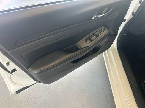 Used 2025 Nissan Altima 2.5 SV FWD image 20