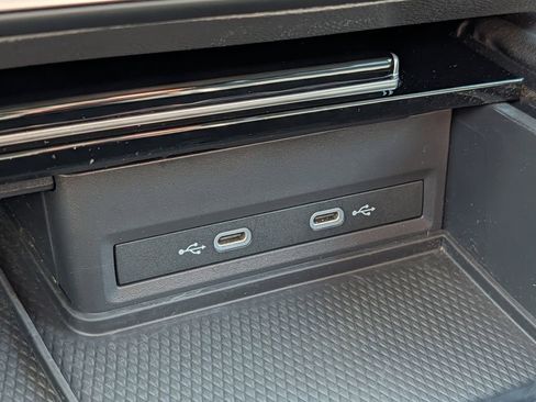 Used 2025 Volkswagen Atlas SE image 45