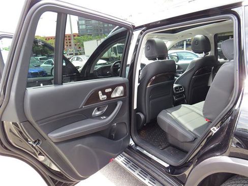 Used 2026 Mercedes-Benz GLS 450 4MATIC image 24