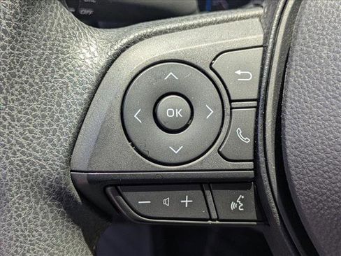 Used 2022 Toyota RAV4 LE AWD/4WD image 13