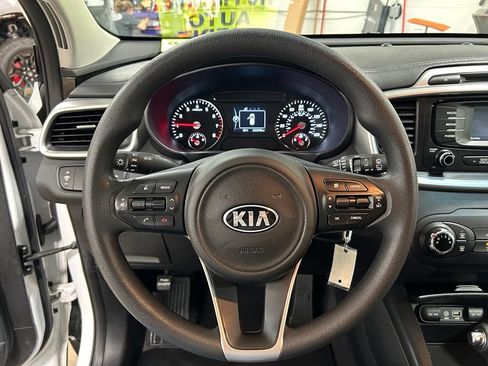 Used 2017 Kia Sorento AWD image 14