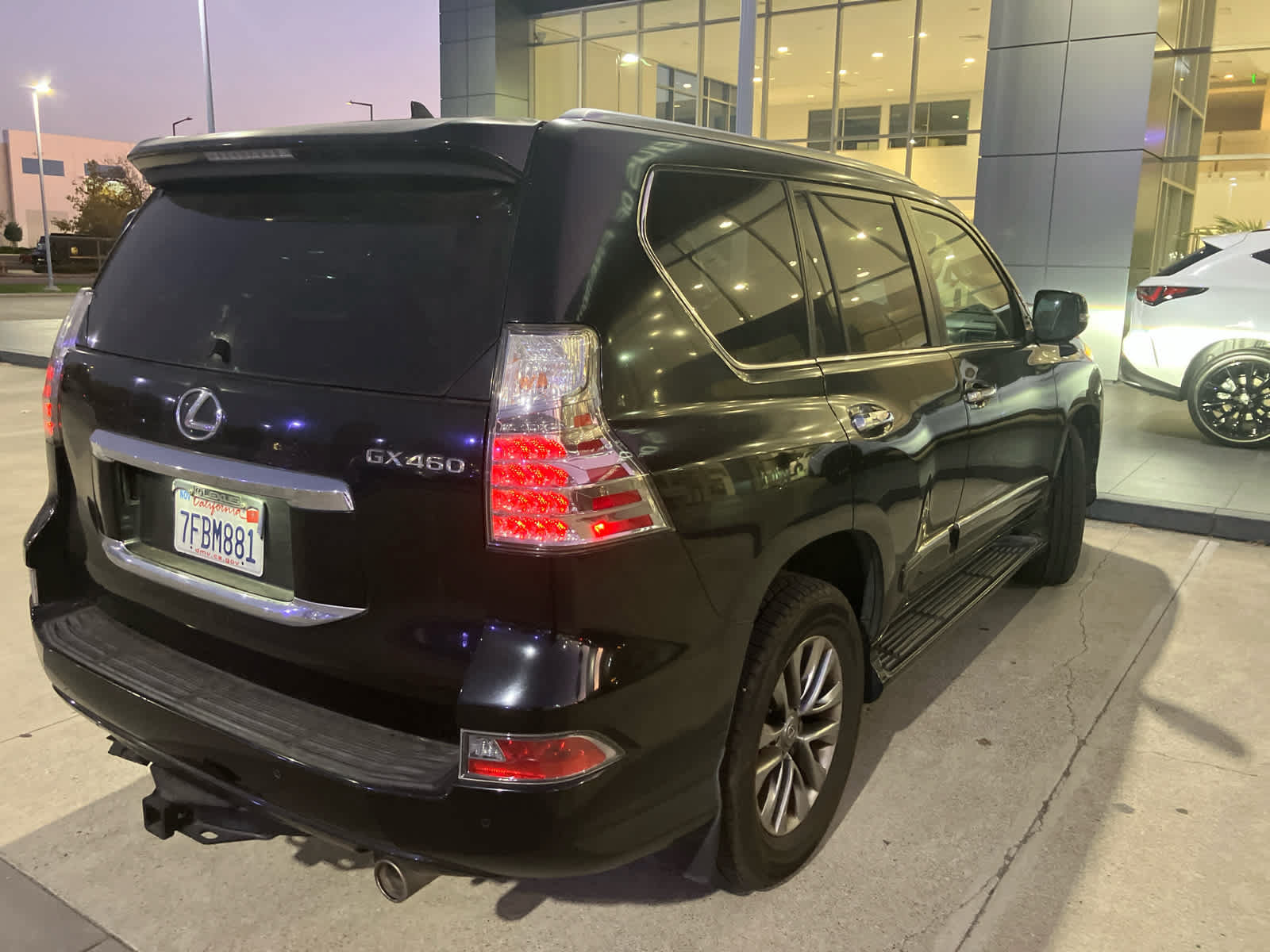 Used 2014 Lexus GX 460 Luxury AWD/4WD image 2