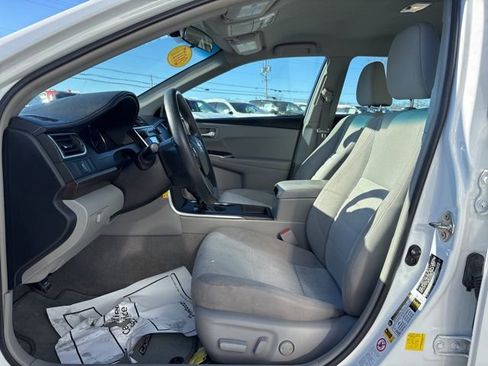 Used 2017 Toyota Camry LE FWD image 12