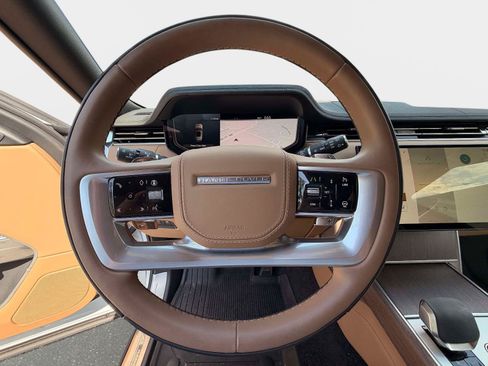 Used 2025 Land Rover Range Rover SE AWD/4WD image 17