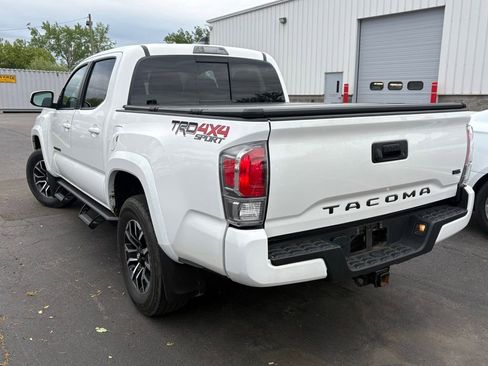 Used 2023 Toyota Tacoma TRD Sport AWD/4WD image 6